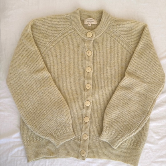 Sézane Othello Cardigan in Pastel Yellow Size Medium - Picture 5 of 7